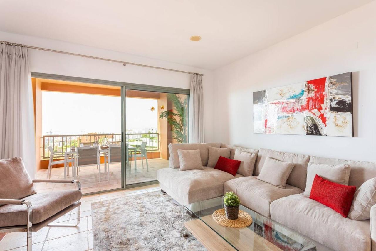 Royal W/shared Pool, Terrace &a/c Malaga